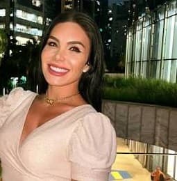 Sthefani Araujo em retrato
